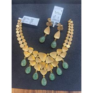 Buy 22 Karat Gold Necklace Set