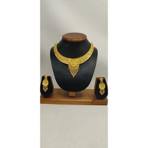 Buy 22 Karat Gold Necklace Set