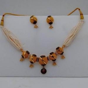 Buy 22 Karat Gold Necklace Set