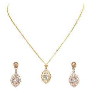 Buy 18 Karat Gold & Diamond Pendant Set