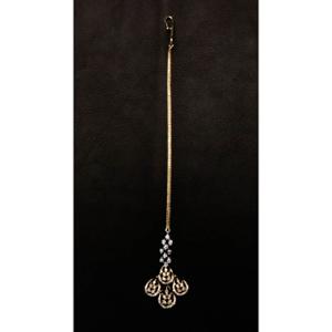 Buy 18 Karat Gold & Diamond Mang Tikka