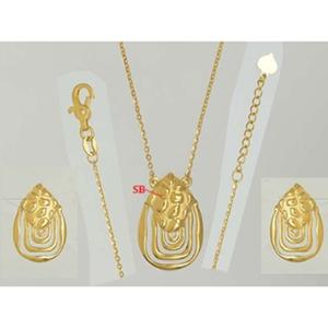 Buy 18 Karat Gold Necklace Set