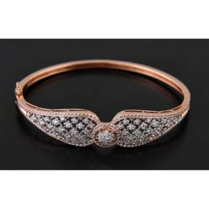 Buy 18 Karat Gold & Diamond Bracelet