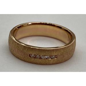 Buy 18 Karat Gold & Diamond Ring