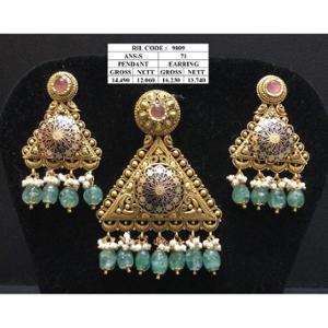 Buy 22 Karat Gold Pendant Set