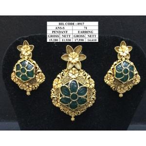 Buy 22 Karat Gold Pendant Set
