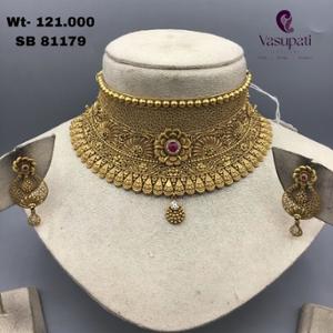 Buy 22 Karat Gold Necklace Set