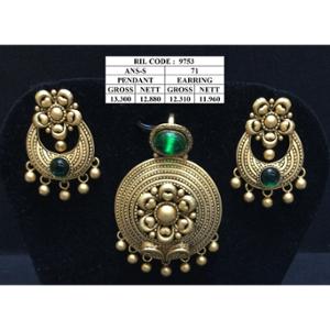 Buy 22 Karat Gold Pendant Set