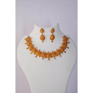 Buy 22 Karat Gold Necklace Set
