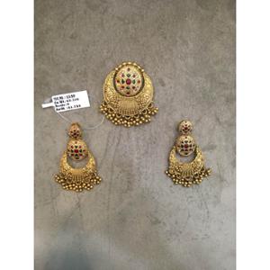 Buy 22 Karat Gold Pendant Set