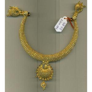 Buy 22 Karat Gold Necklace Set