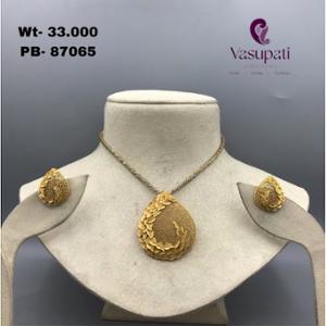 Buy 22 Karat Gold Pendant Set