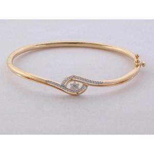 Buy 18 Karat Gold & Diamond Bracelet