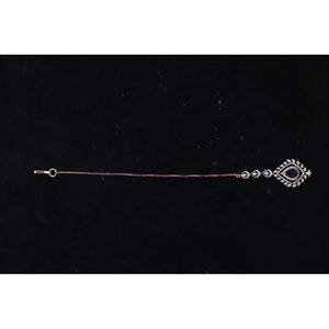 Buy 18 Karat Gold & Diamond Mang Tikka